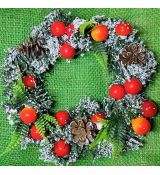 Vánoční věnec - šišky, bobule, houby